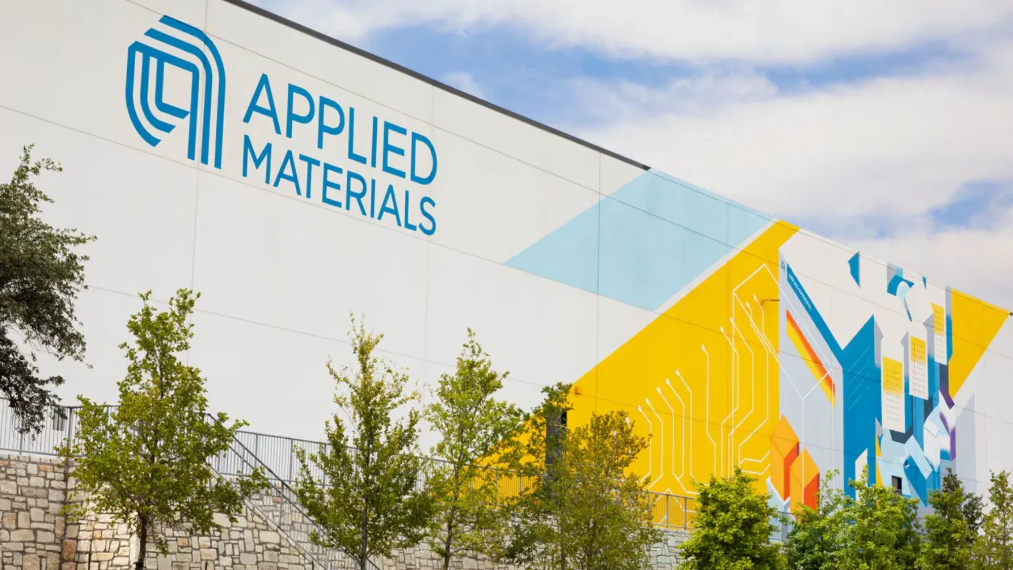 Applied Materials Launches 2 New Chipmaking Systems for 3D Scaling